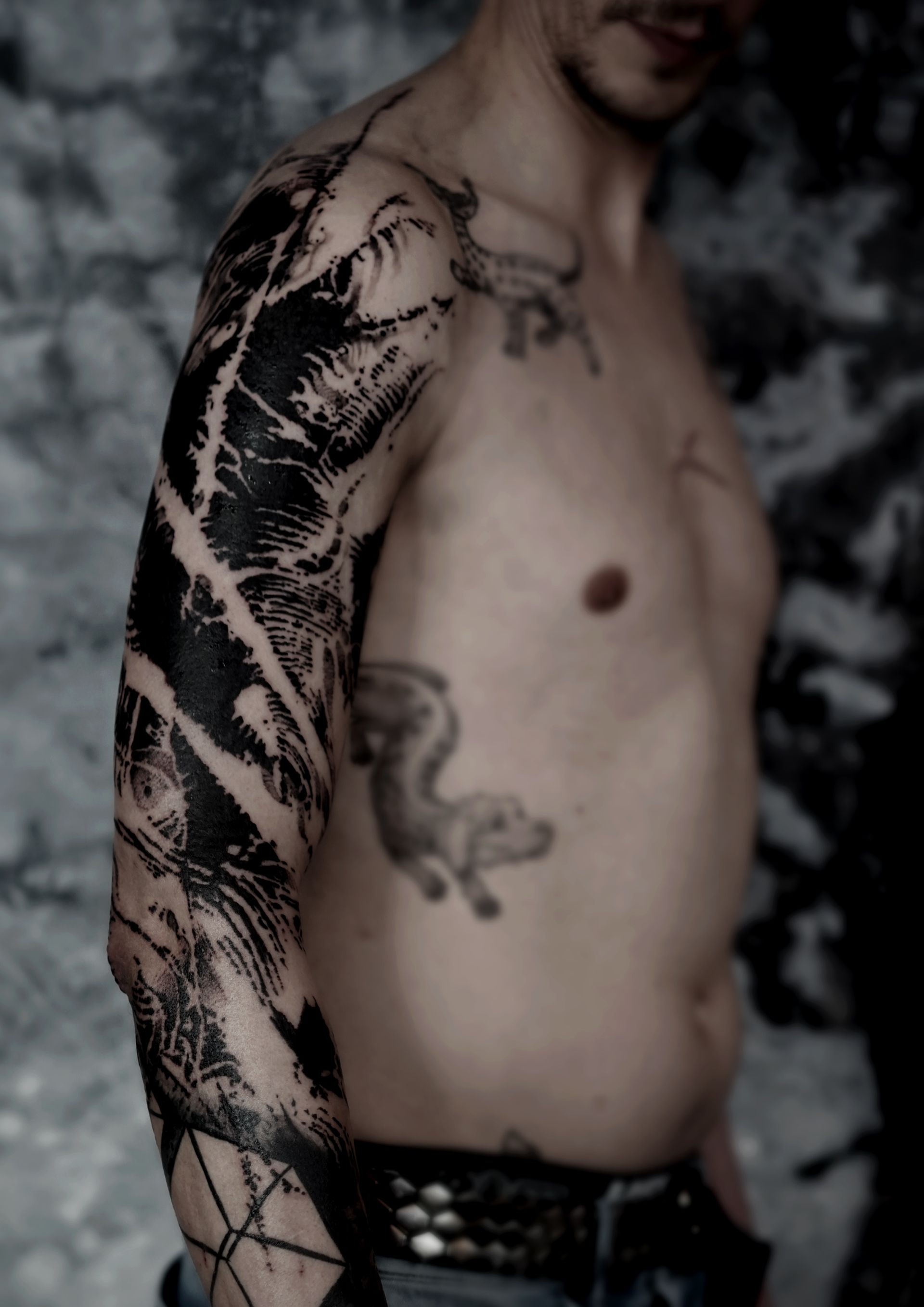 Abstract sleeve by Alexey Cubas