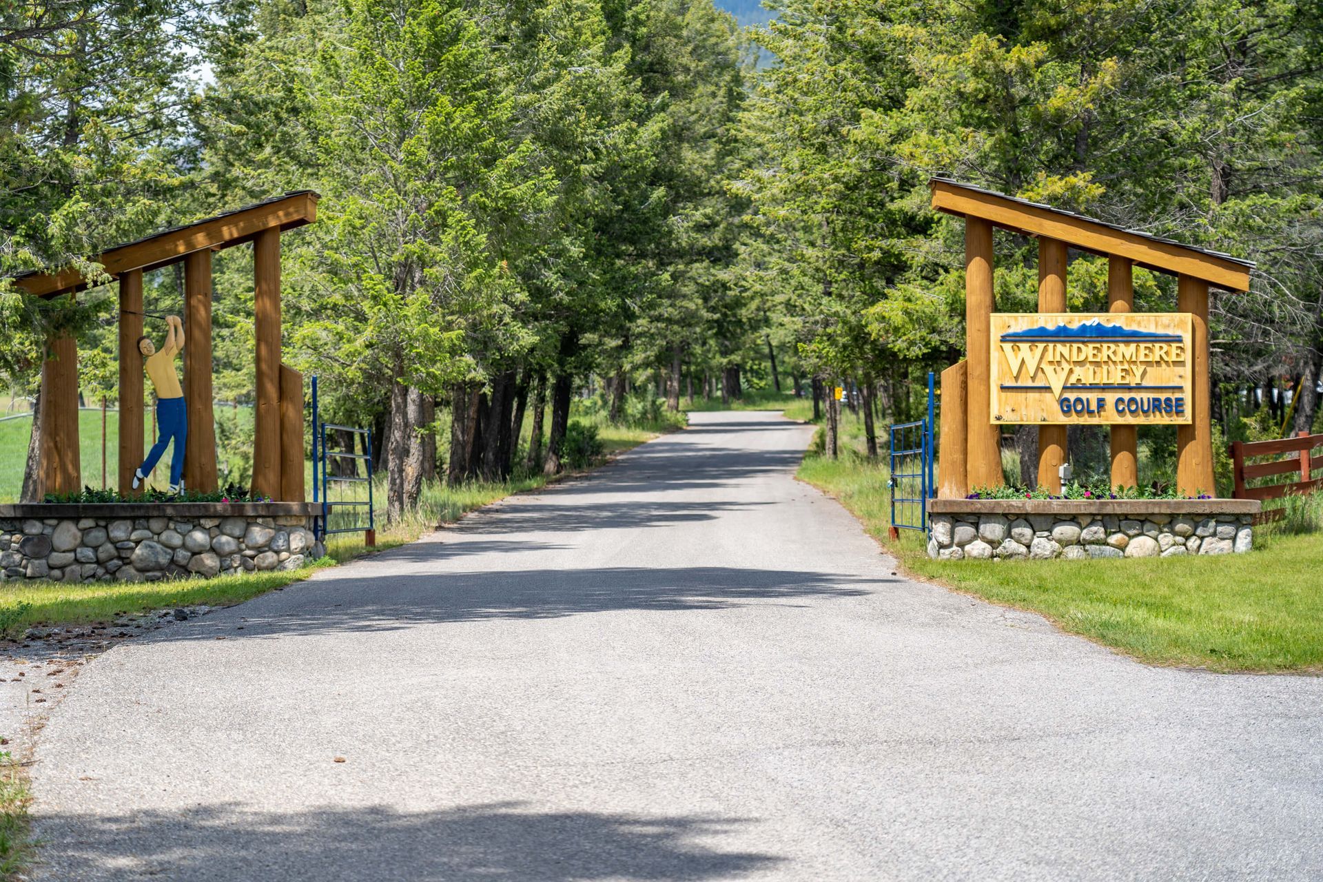Entrance to  of the Fairway17, a Windermere BC Vacation Rental hosted by Aisling Baile Property Management.
