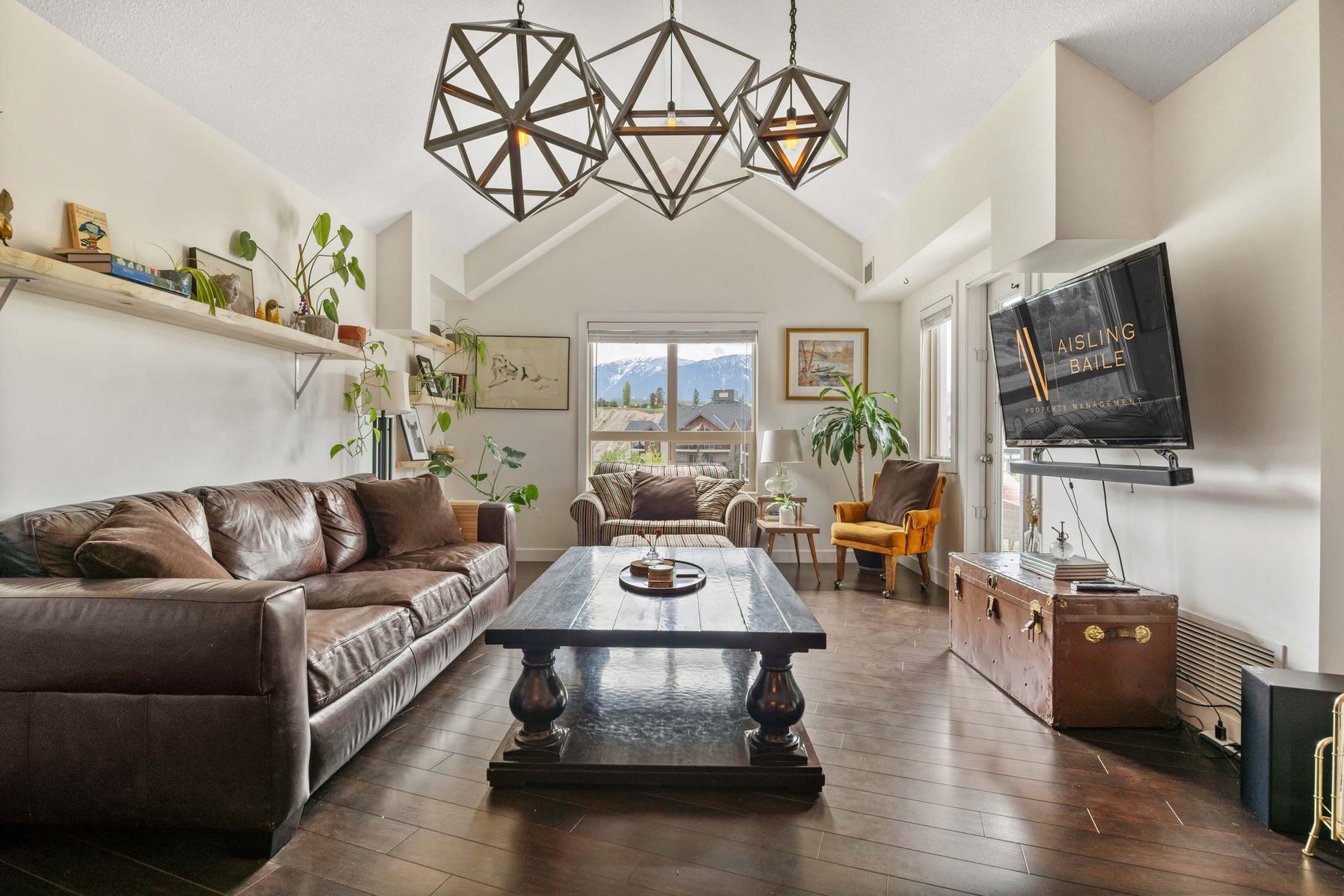 Vintage Retreat, a vacation rental in Invermere BC's Lake Windermere Pointe, hosted by Aisling Baile Property Management.