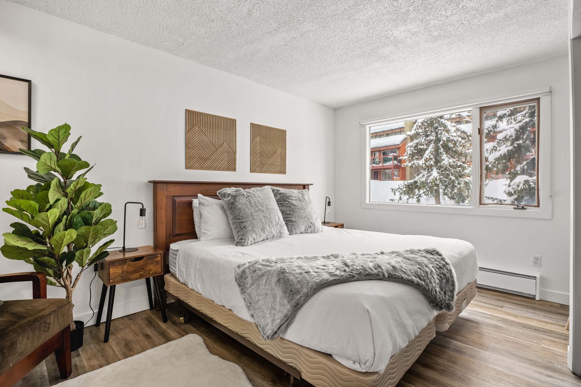 Primary bedroom of Kauhoolio, a Panorama BC Vacation Rental hosted by Aisling Baile Property Management.