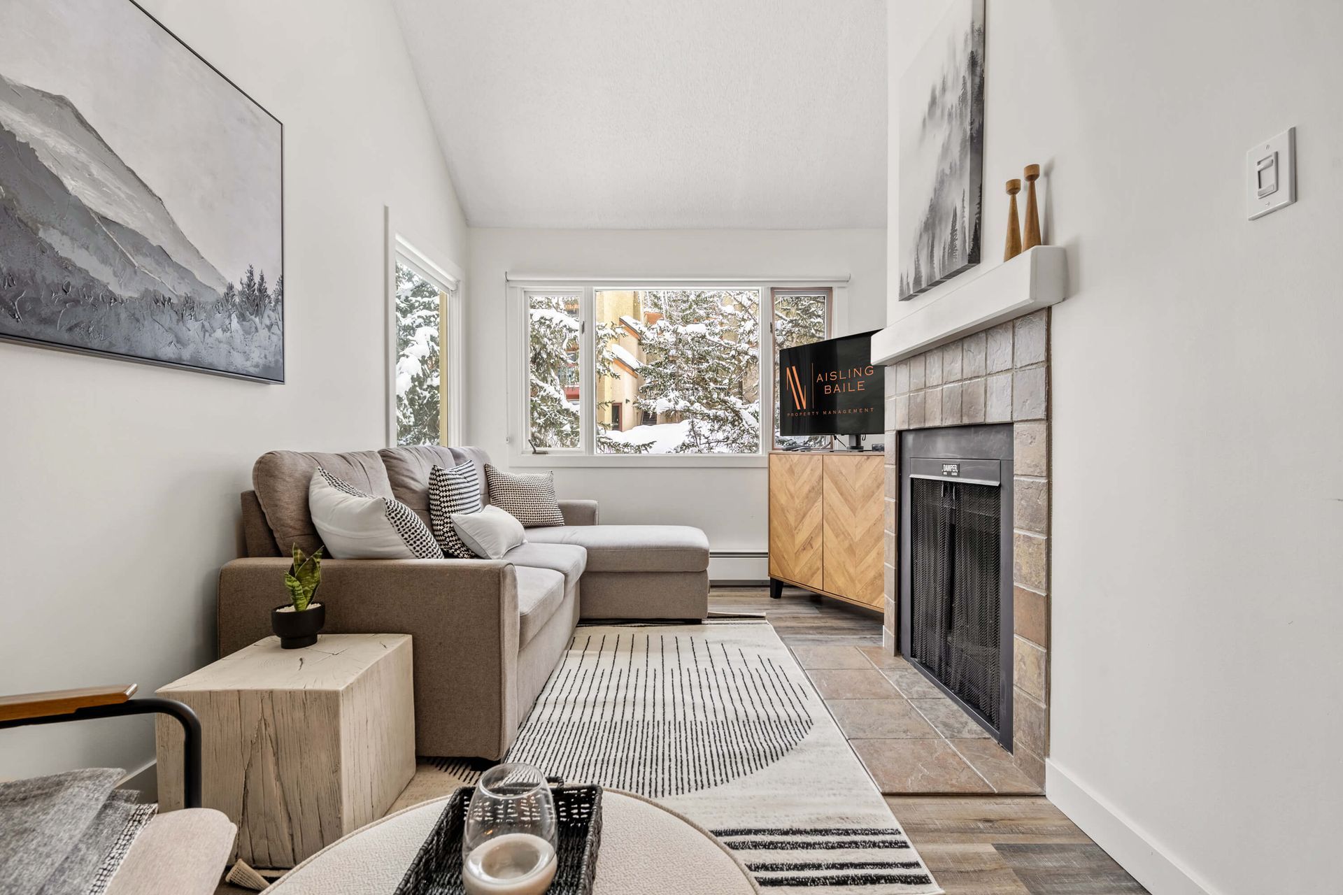 Living room of  Kauhoolio, a Panorama BC Vacation Rental hosted by Aisling Baile Property Management.