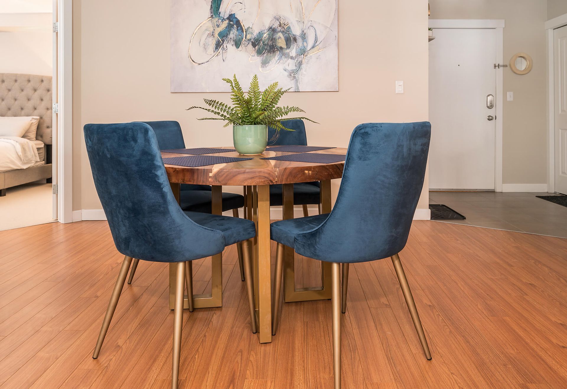 Dining table of the Sapphire Serenity, a BC Vacation Rental hosted by Aisling Baile Property Management.