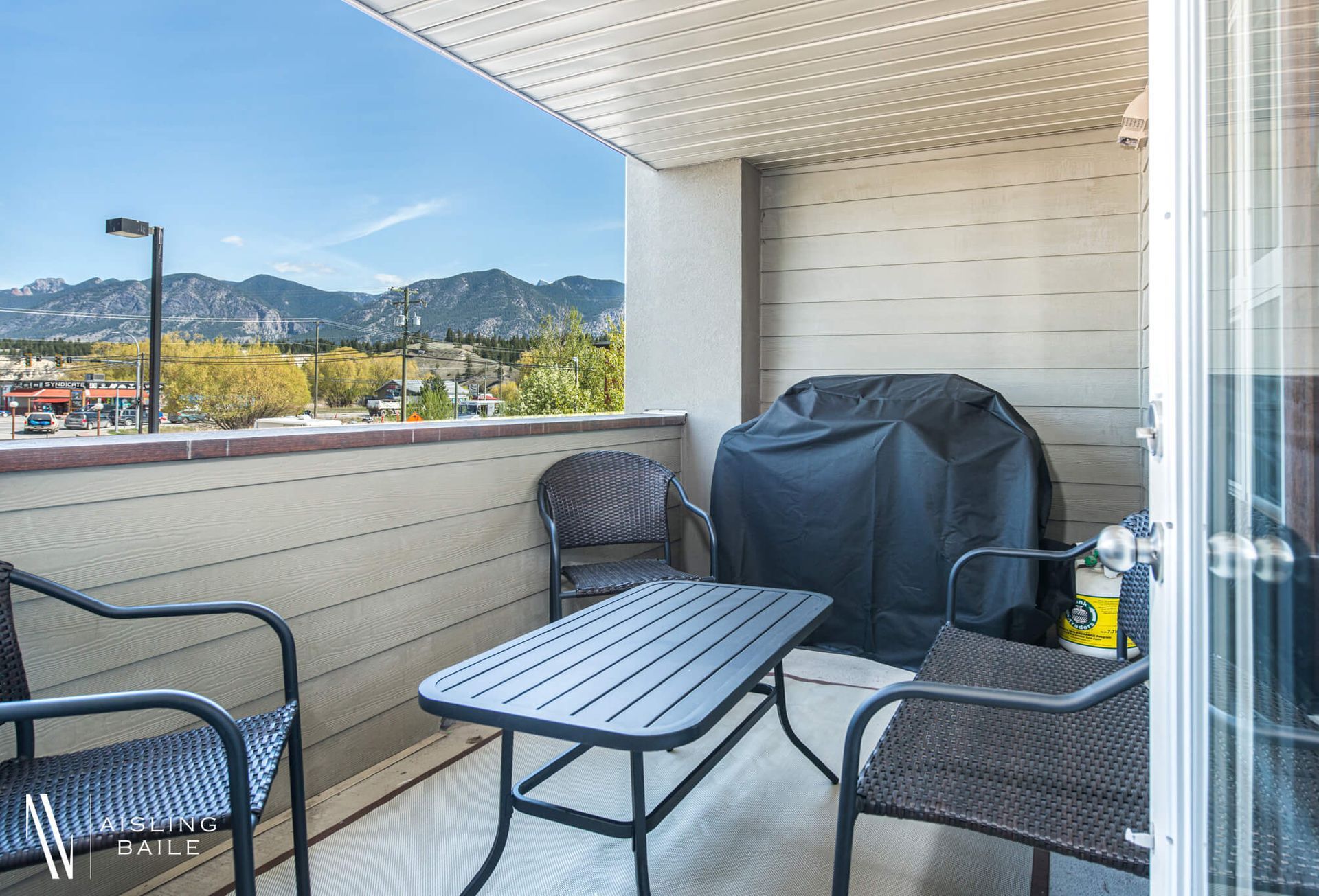 Private patio of of this Trendy Lake Windermere Pointe BC Vacation Rental hosted by Aisling Baile Property Management.