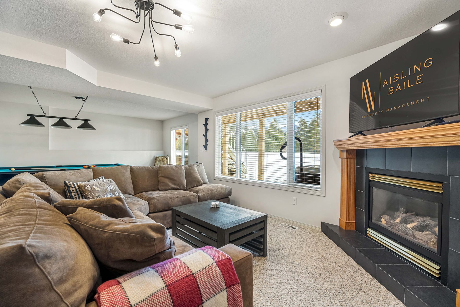 Living room of Wide Open Spaces, a Radium BC Vacation Rental hosted by Aisling Baile Property Management.