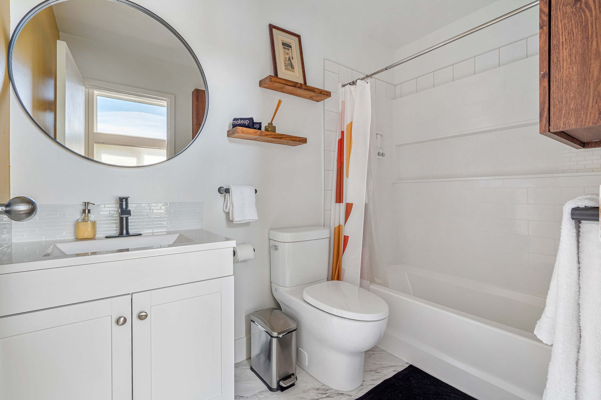 Full bathroom of the McGill Loft, a Calgary short-term rental hosted by Aisling Baile Property Management.