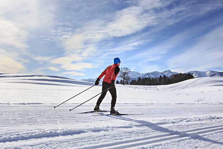 Man Skiing On