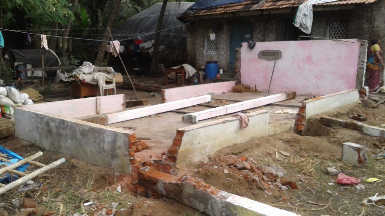 Kerkje in India door Cycloon verwoest en door ons weer opgebouwd.