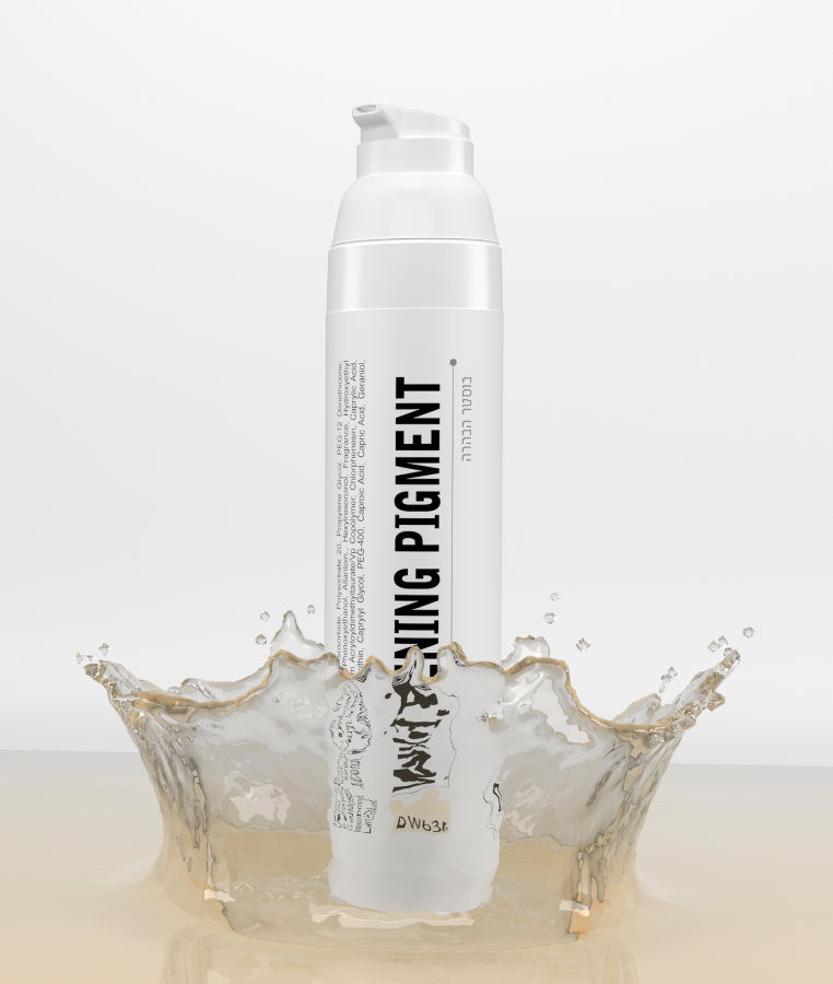 Weiße Kosmetikflasche mit der Aufschrift „Pigment“, in der klare Flüssigkeit auf hellem Hintergrund spritzt