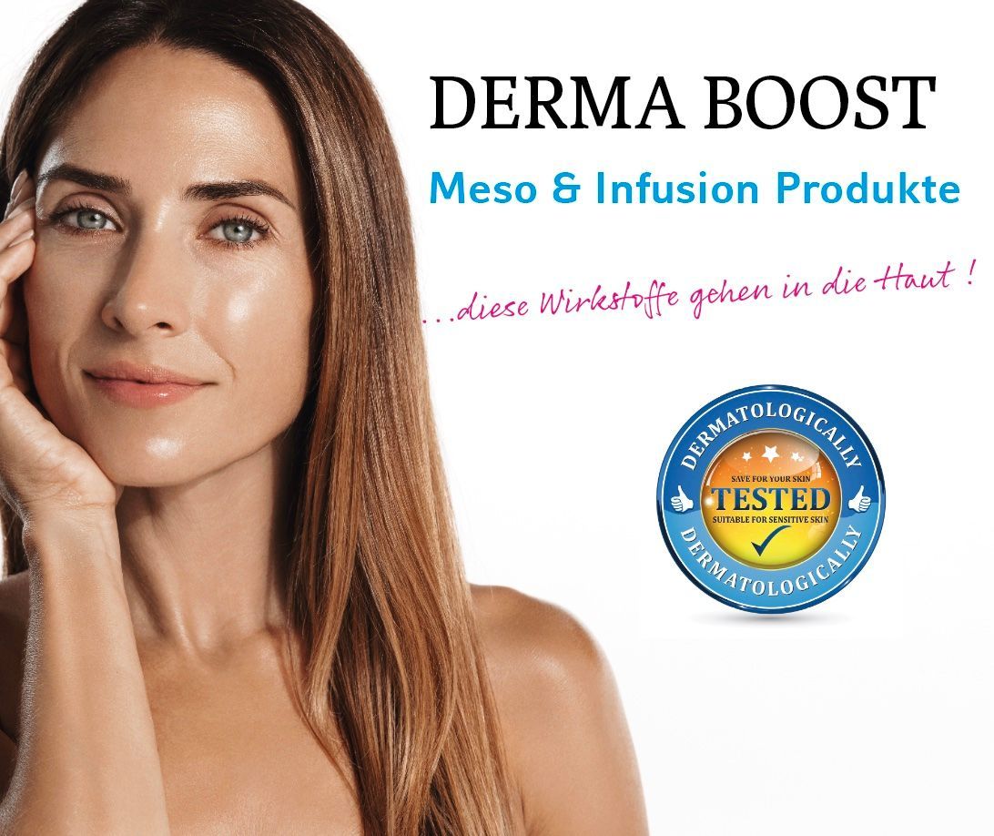 Frau neben einer Werbung für die Hautpflegemarke „DERMA BOOST“ mit „Meso & Infusion Produkte“ und einem blauen „getesteten“ Siegel