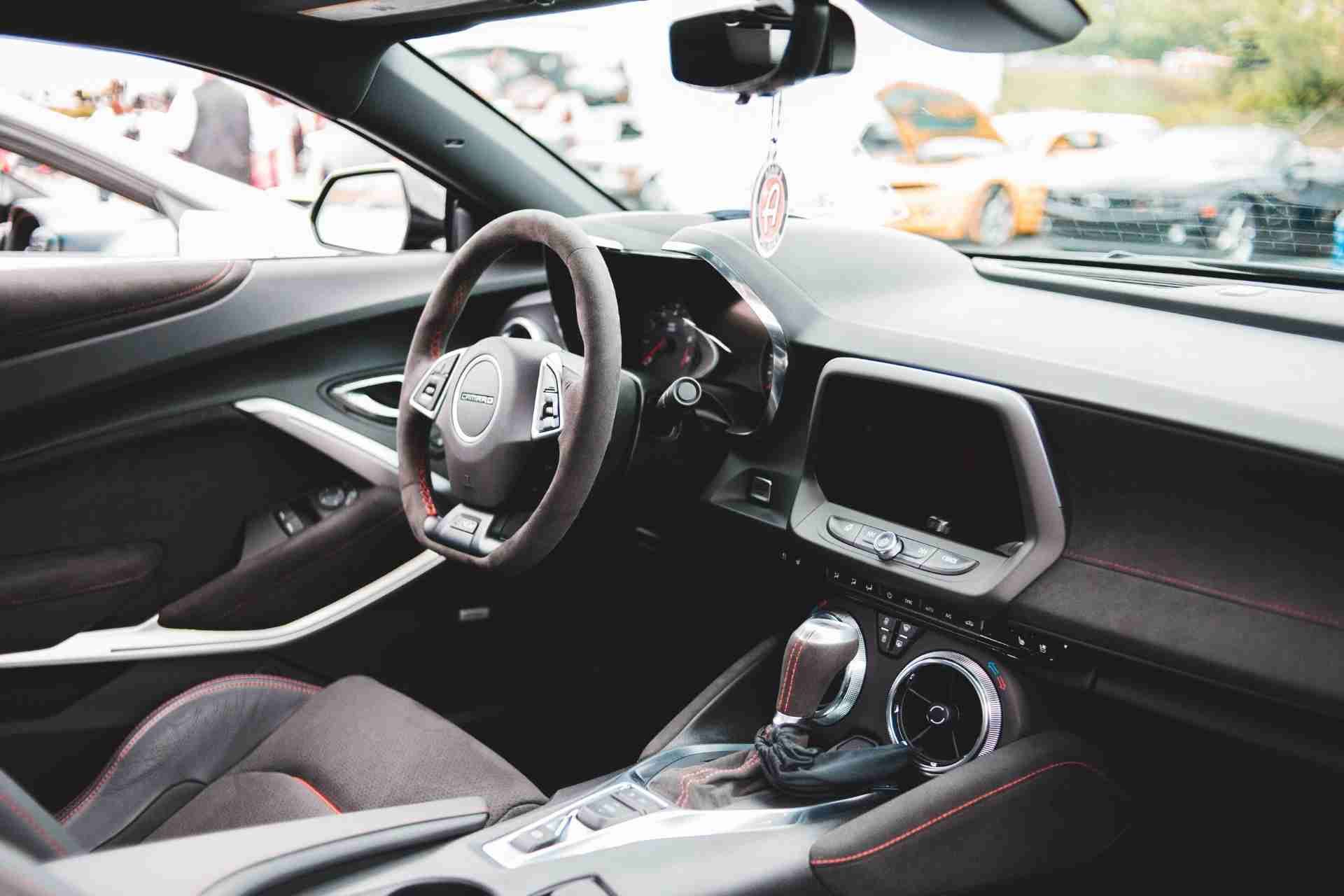 How to get rid of smoke smell in car