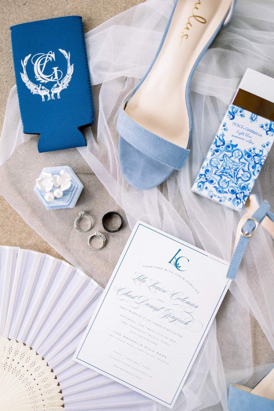 blue and white wedding detail shot