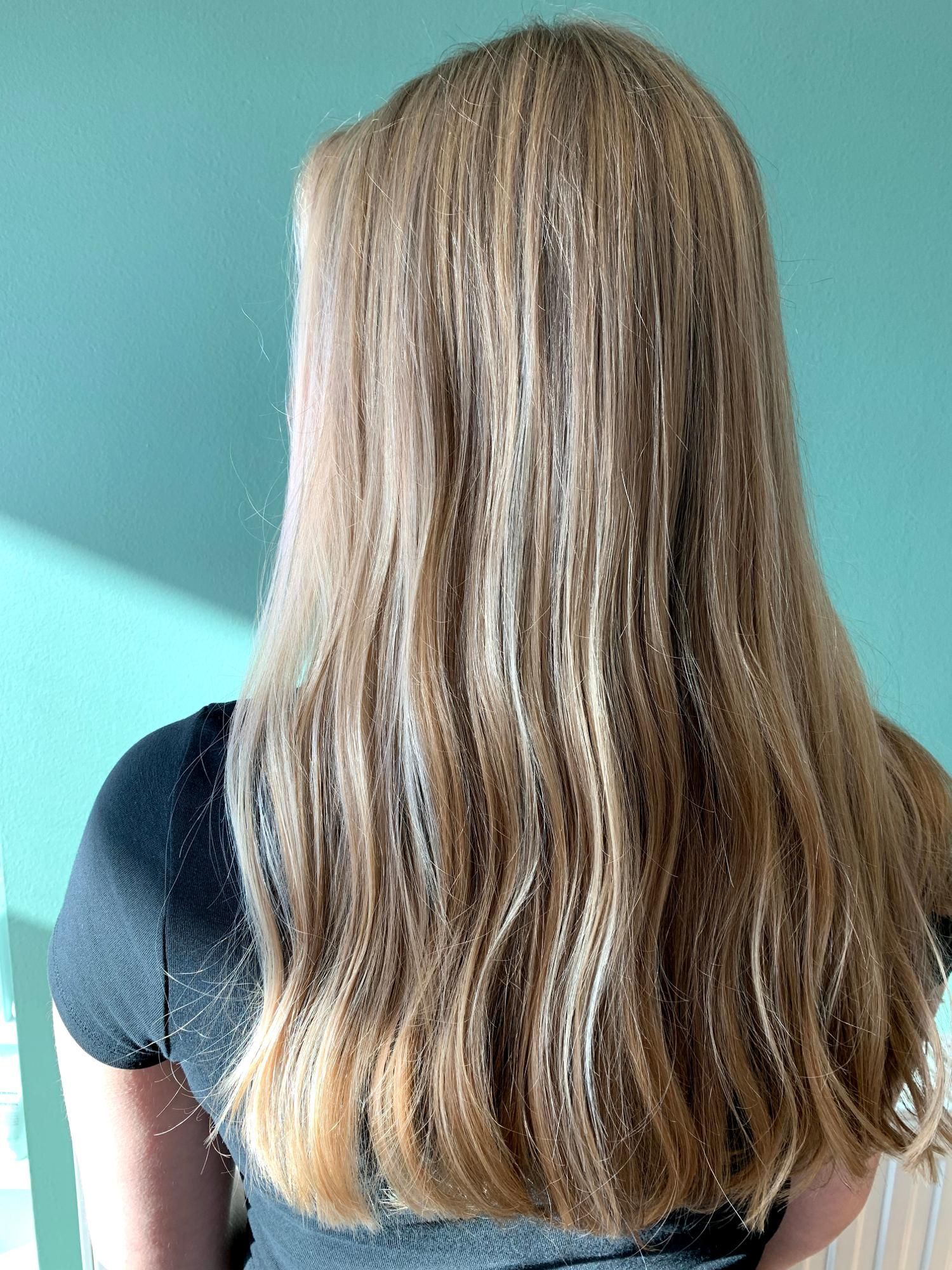 Lange aschblonde Haare