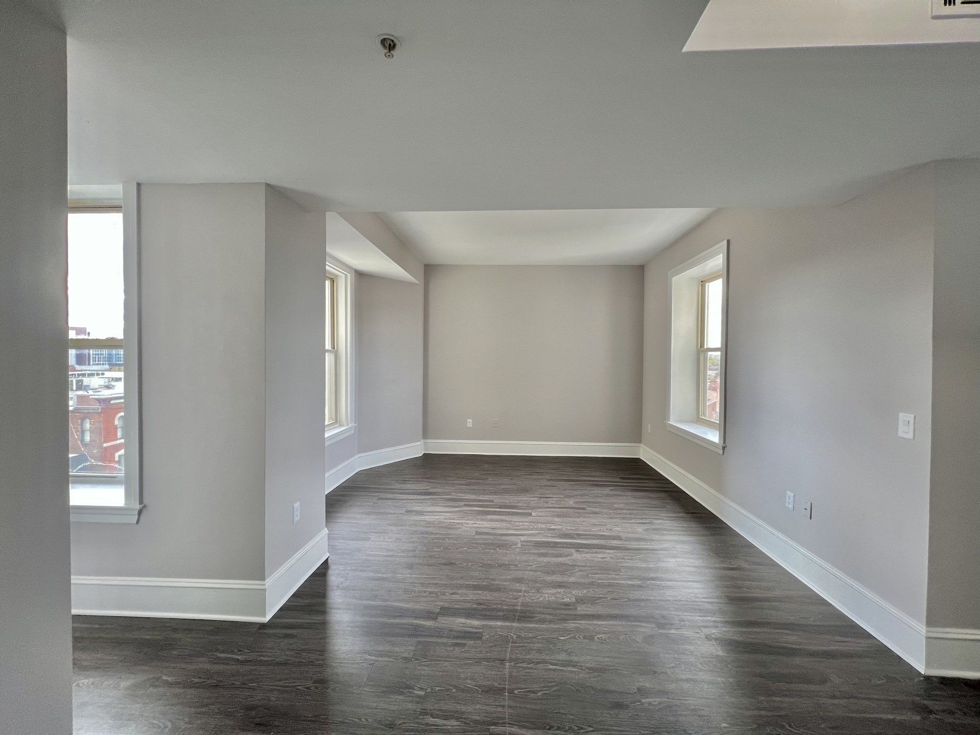 306 W Franklin Property Image