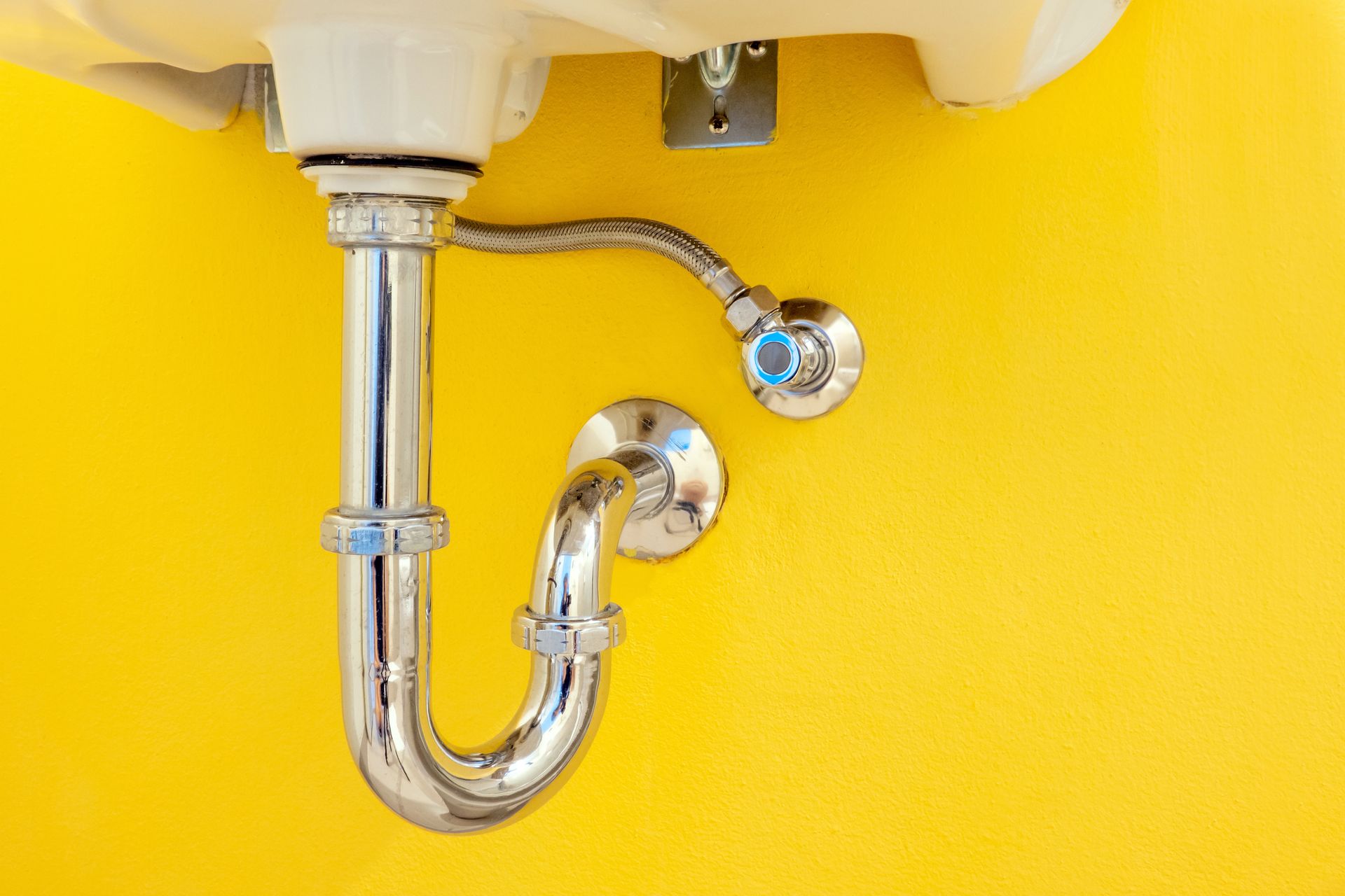 u shaped pipes under sink