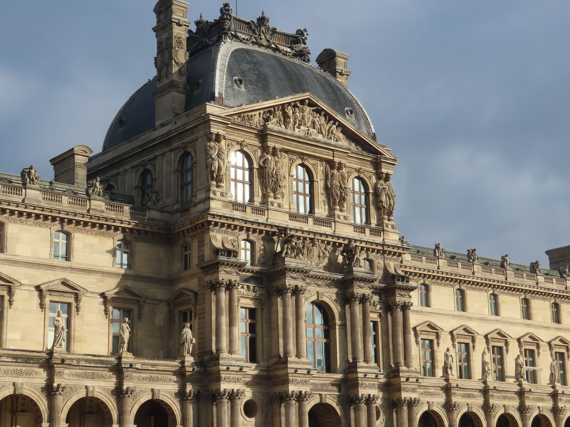 Paris-Renaissance-Nobel-Tour-Eiffel-Hotel-1