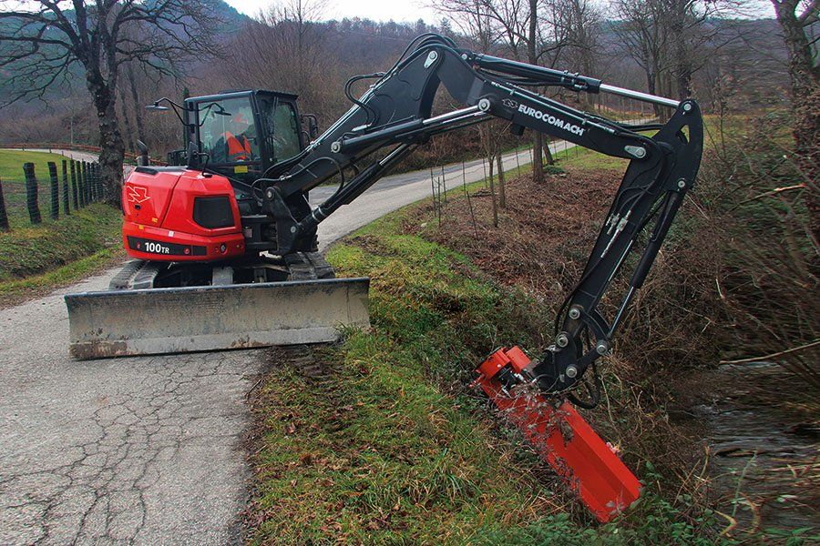 macchina movimento terra in azione