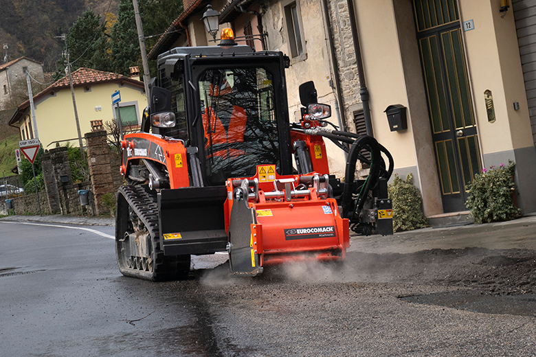 attrezzature macchine movimento terra