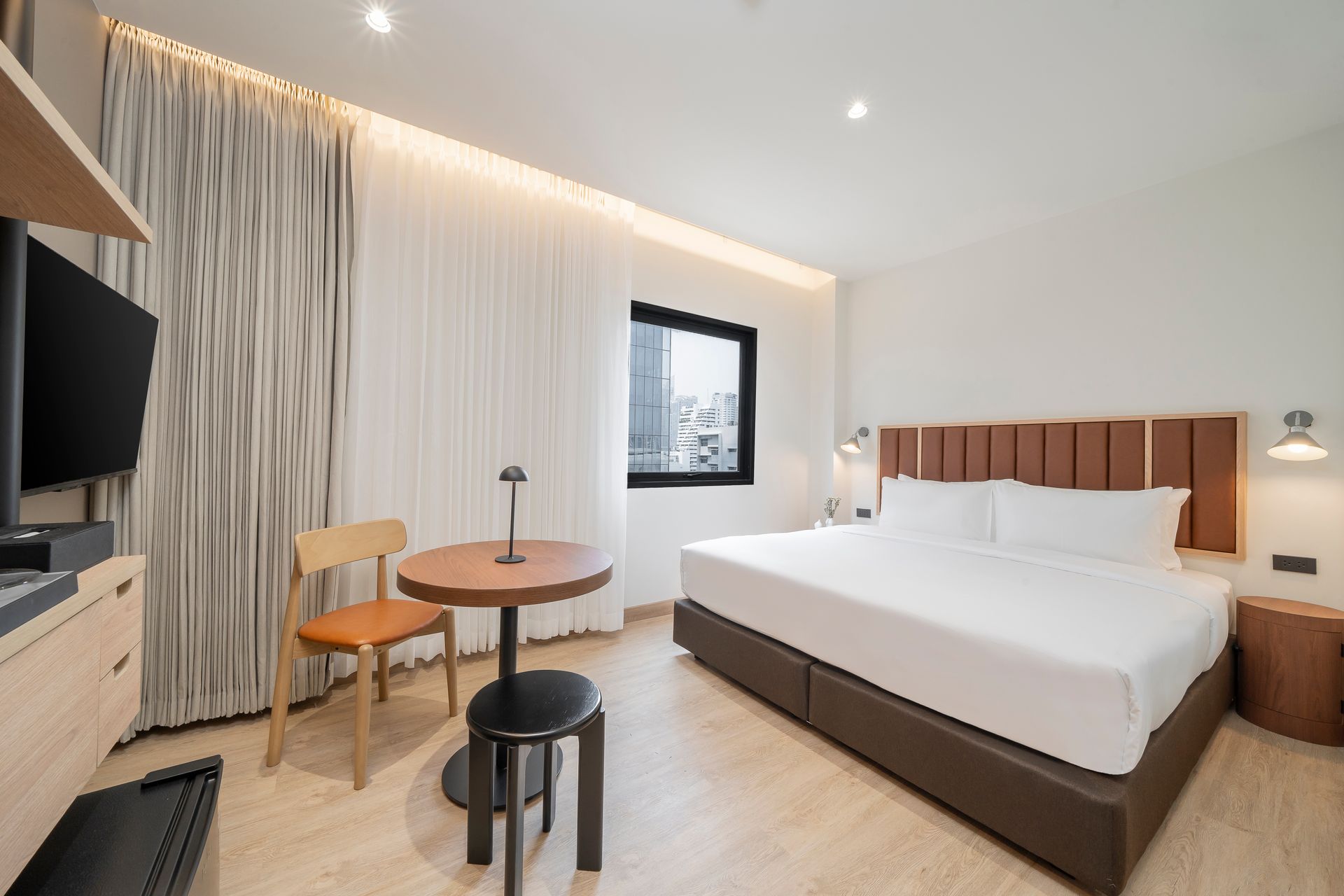 Standard King room at ASOKA HOTEL.