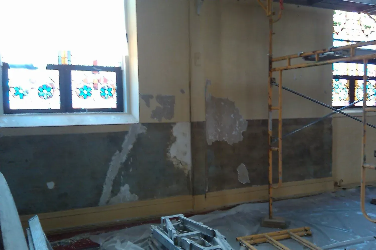 Damaged Walls — Cincinnati, OH — Old World