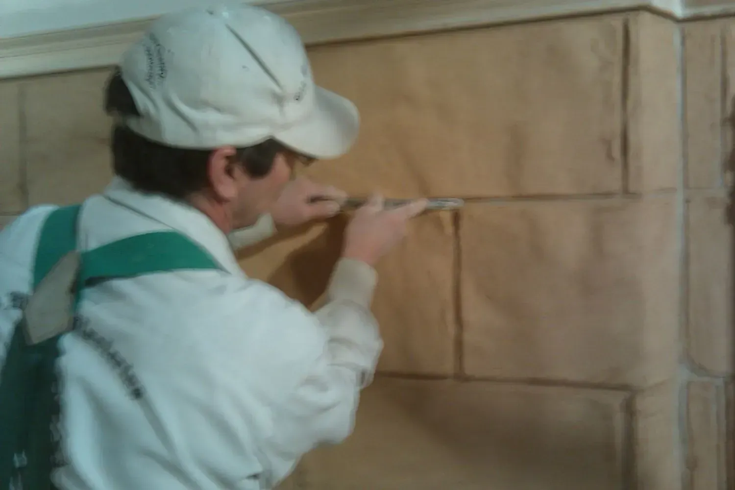 Worker On Wall Stucco Design — Cincinnati, OH — Old World