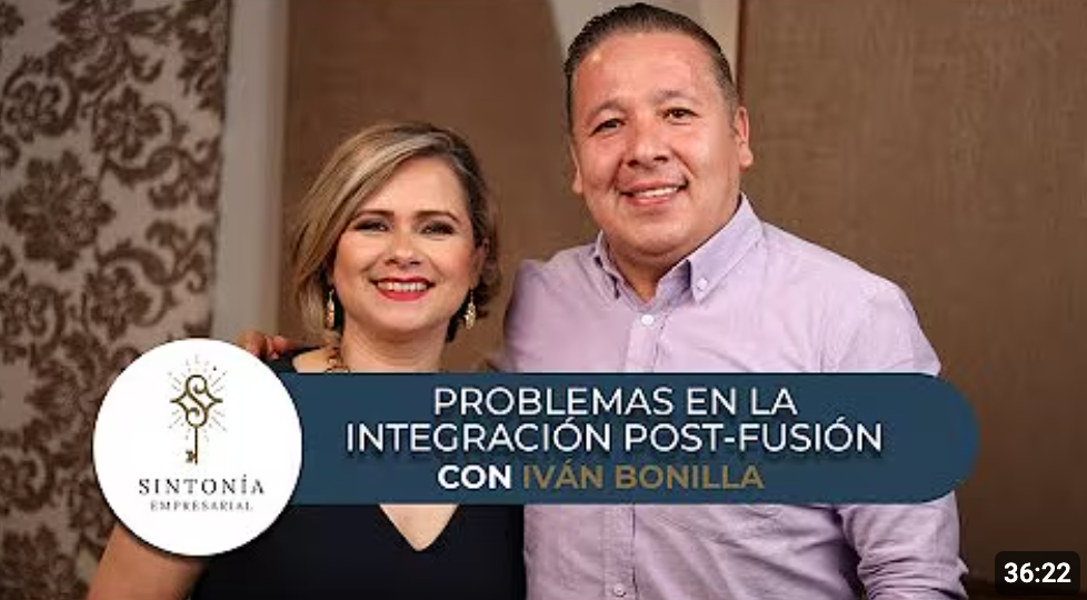 Aprende cómo superar los retos post-fusión en tu empresa con liderazgo consciente, acuerdos claros y