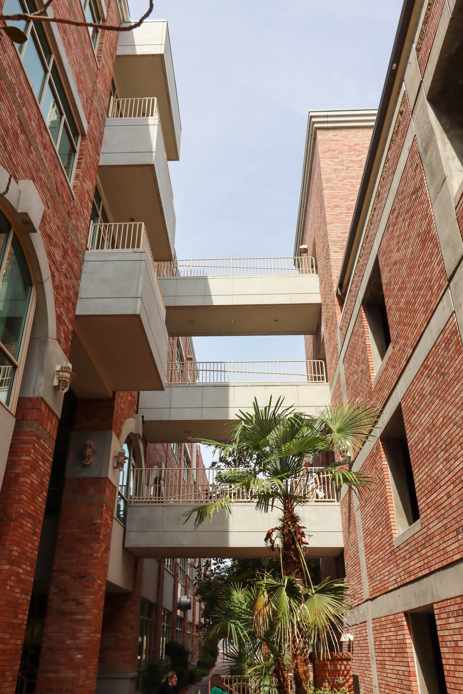 Mainstreet Breezeway
