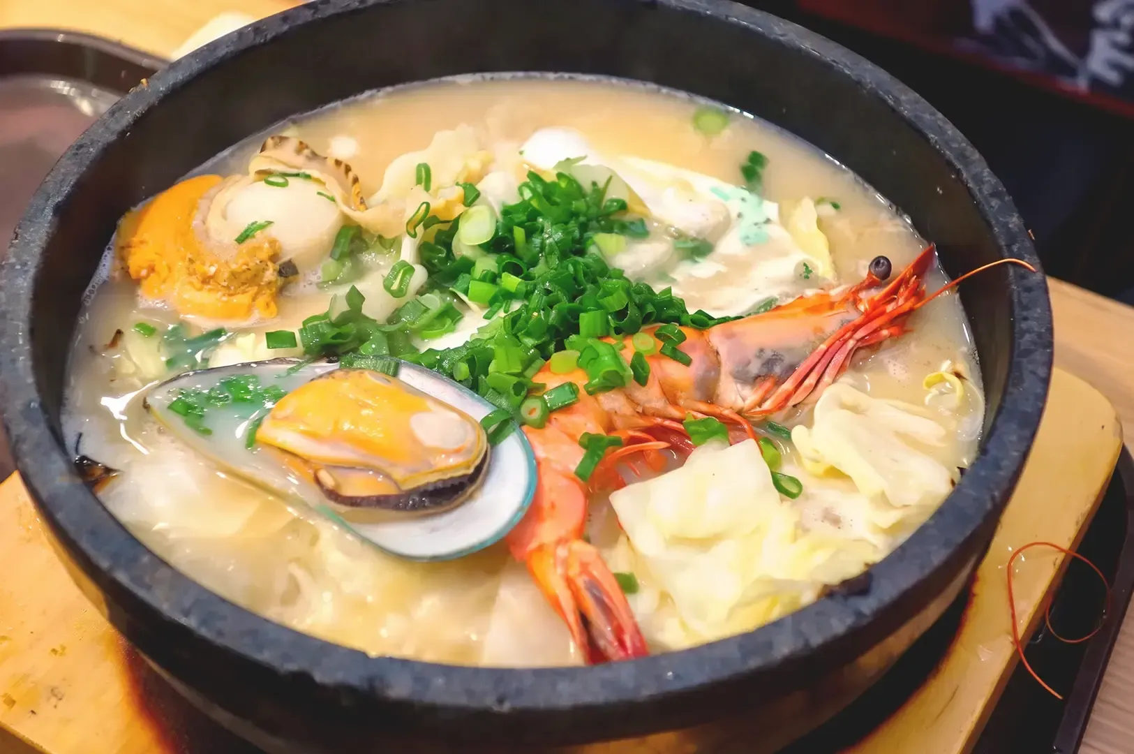 Tonkotsu Kazan Ramen