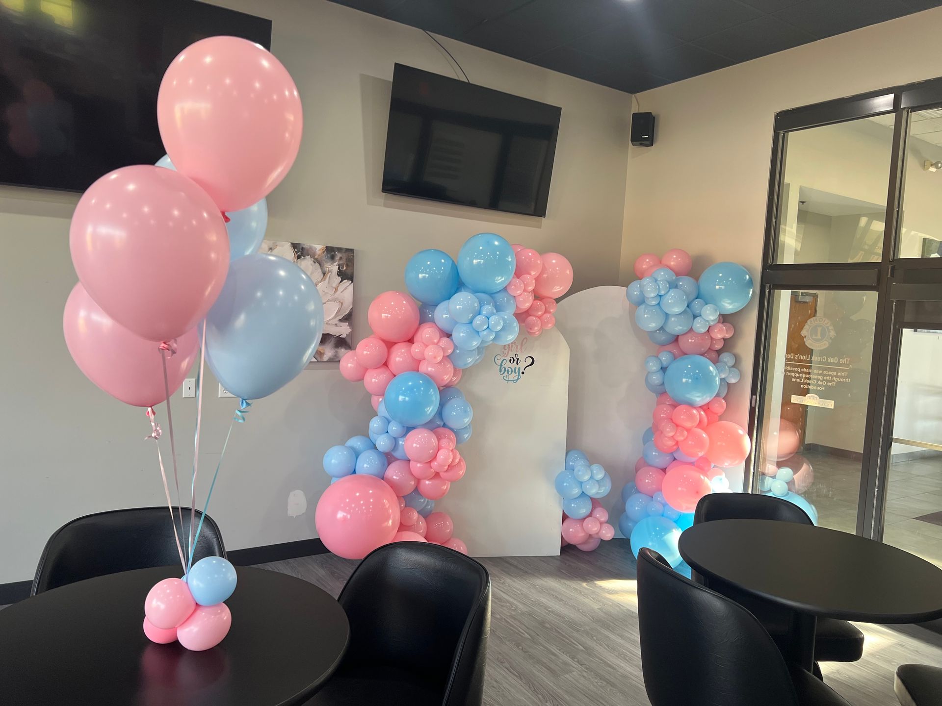 variety of balloon columns