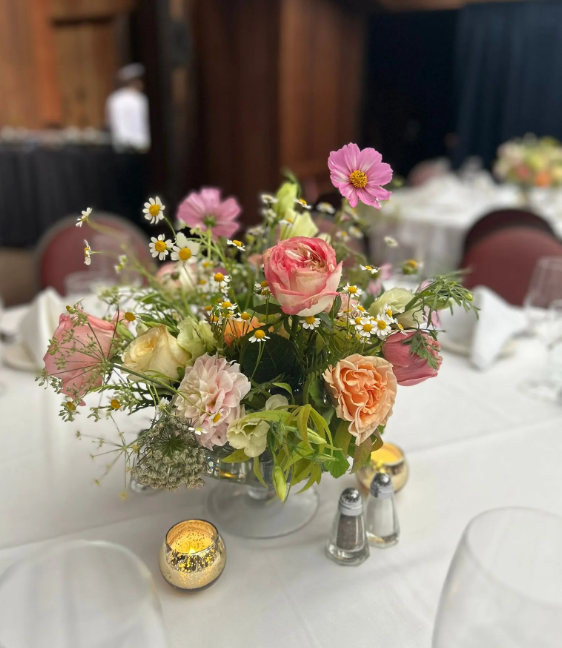 fresh flower centerpieces for weddings
