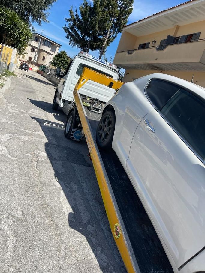 soccorso stradale h24