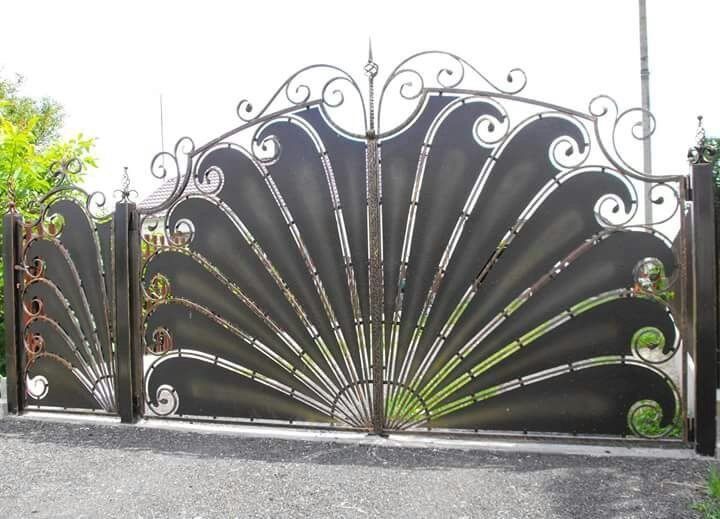cancello decorato