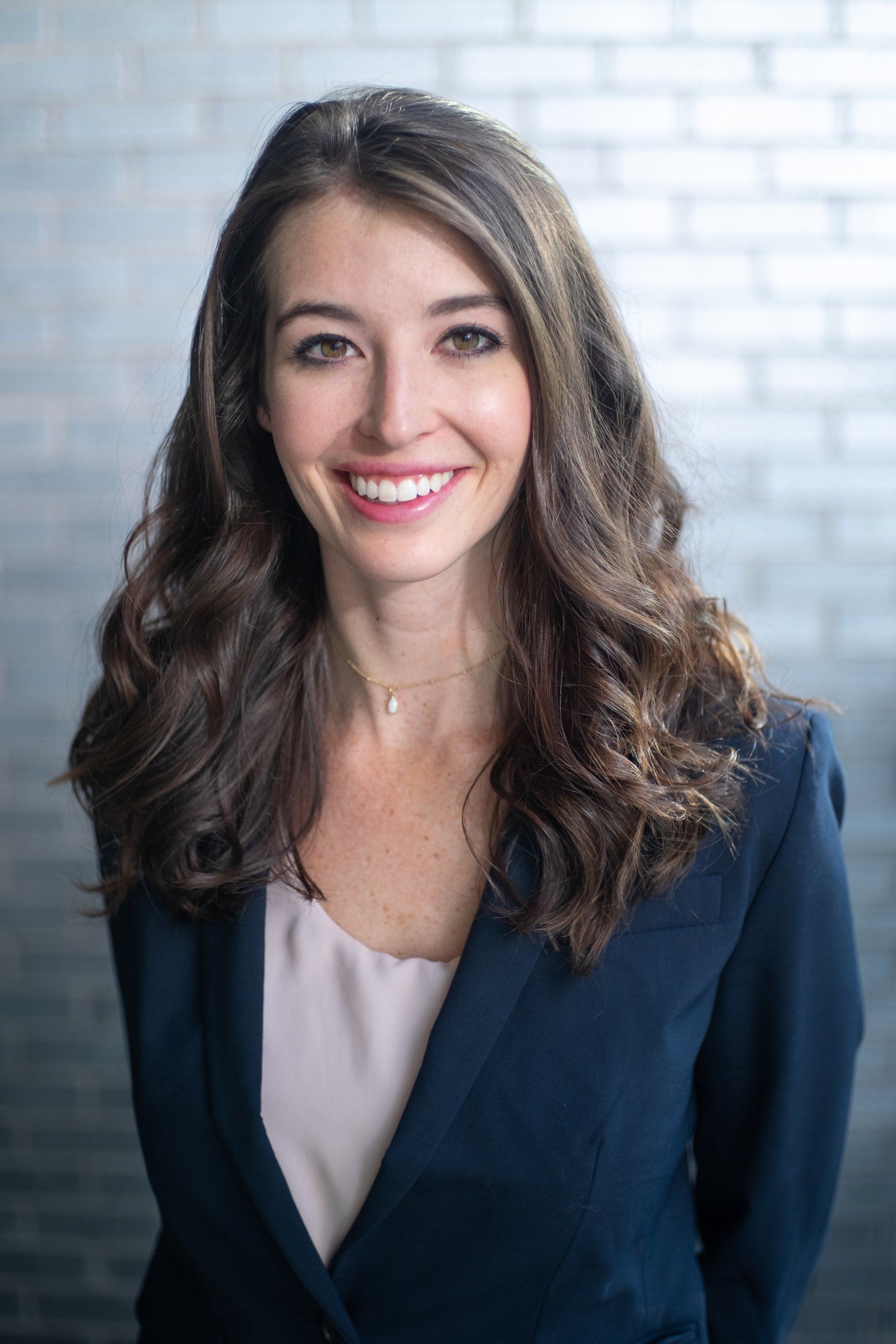 headshot of dr. jennifer sibo DDS