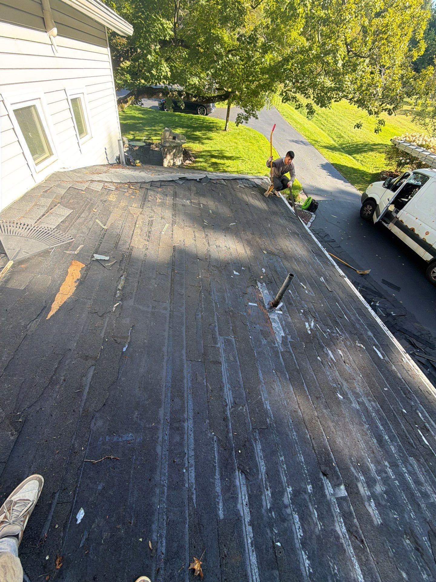 United Roofing & Siding project: 122 Cedar Bluff Rd Saratoga Springs Before