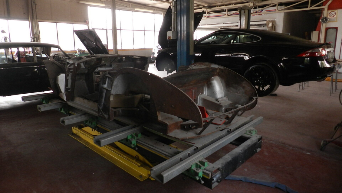 Auto in riparazione presso la Carrozzeria Roberto Baldo