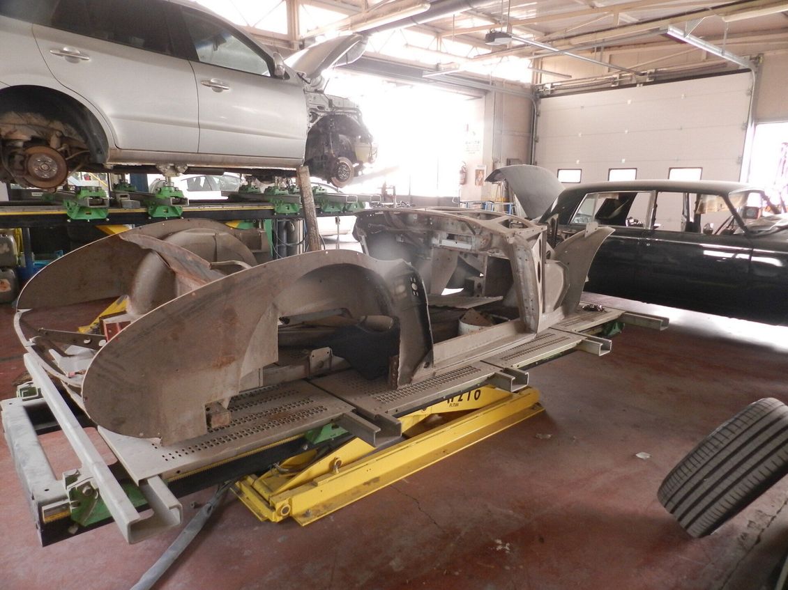 Auto in riparazione presso la Carrozzeria Roberto Baldo