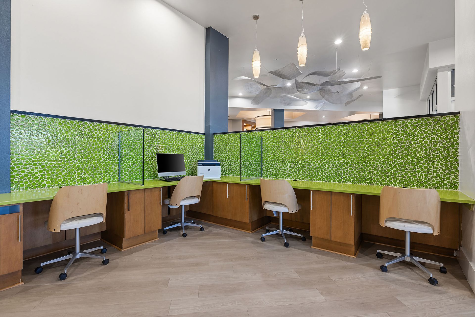 Computer Lounge at The Marq at Ridgegate