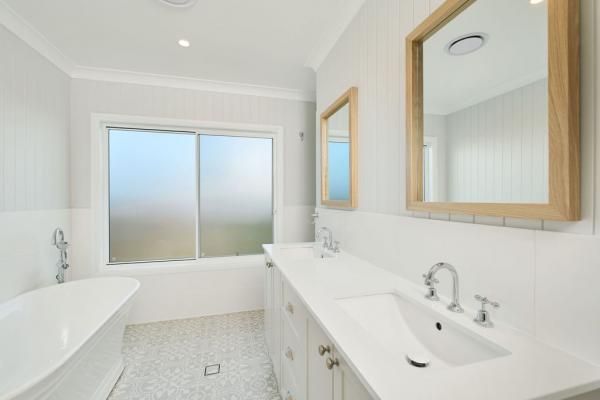 A Bathroom with Two Sinks and A Bathtub | Mid-North Coast, NSW | BDM Constructions