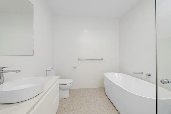 A Bathroom with A Bathtub , Sink , Toilet and Mirror | Mid-North Coast, NSW | BDM Constructions