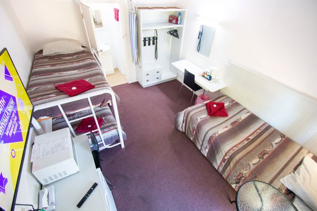 Single Bed And Double Deck Bed - Port Pirie, SA - Travelway Motel
