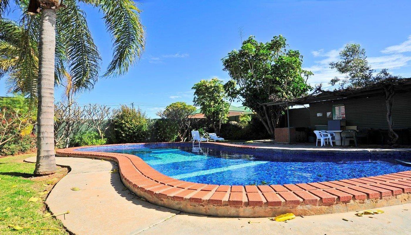 Front View Of Swimming Pool - Port Pirie, SA - Travelway Motel