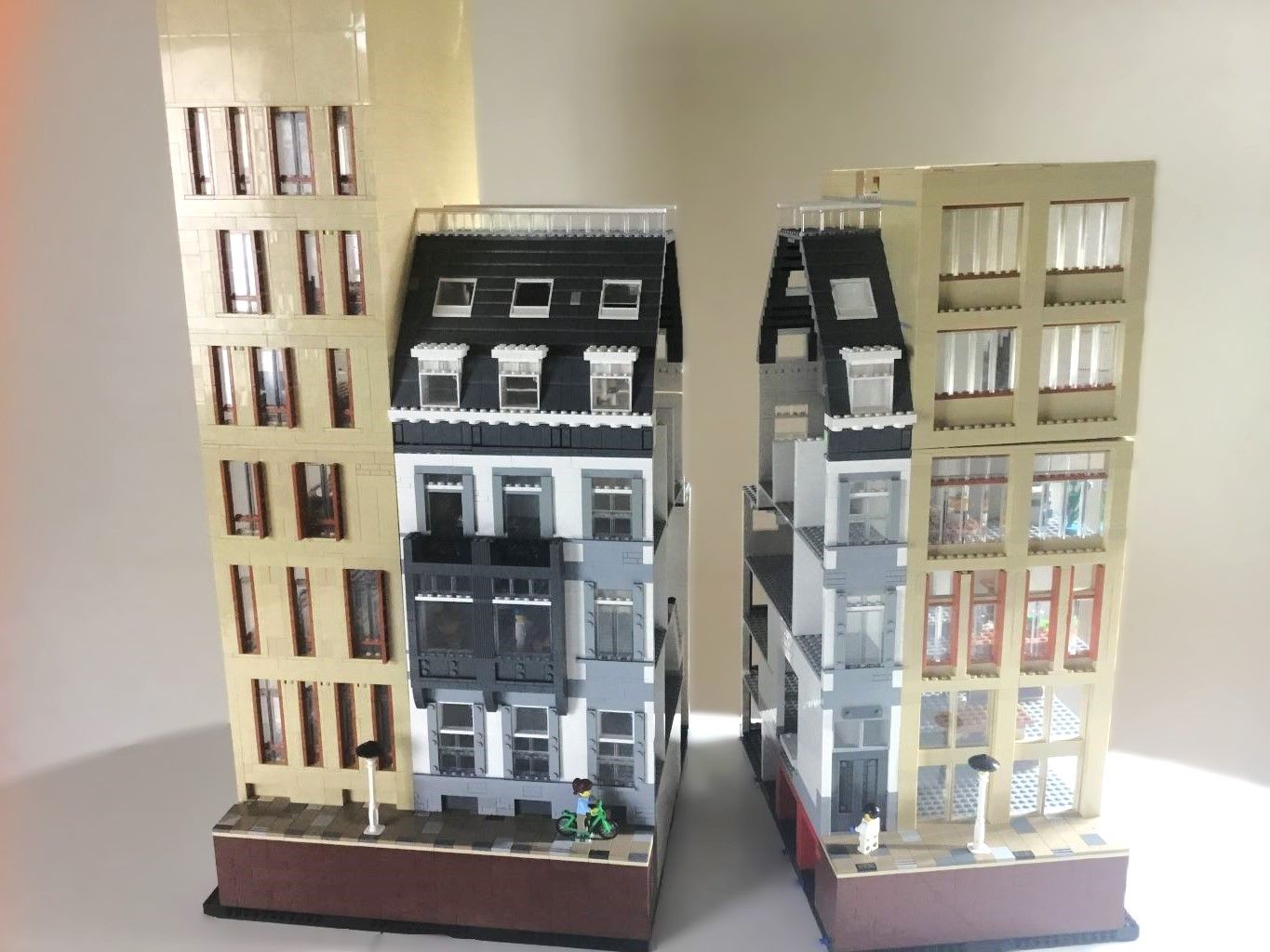 LEGO schaal model nieeuw APB gebouw