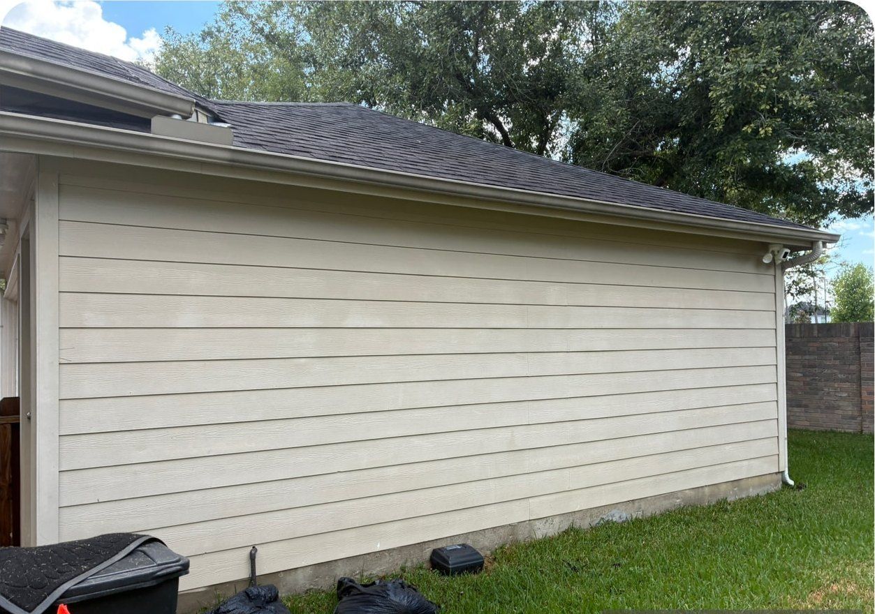 The same surface after house washing by Elite Exterior Cleaning