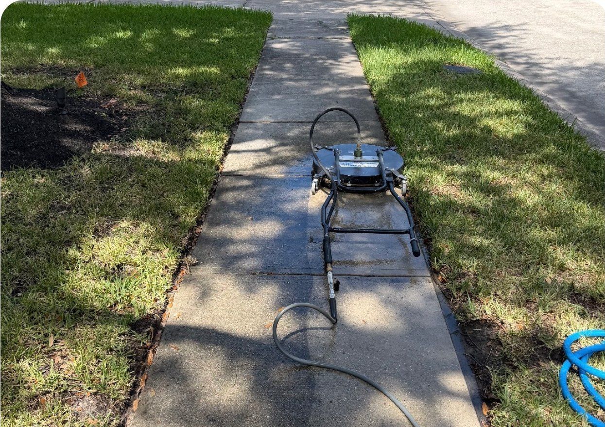 Sidewalk Cleaning before cleaning by Elite Exterior Cleaning