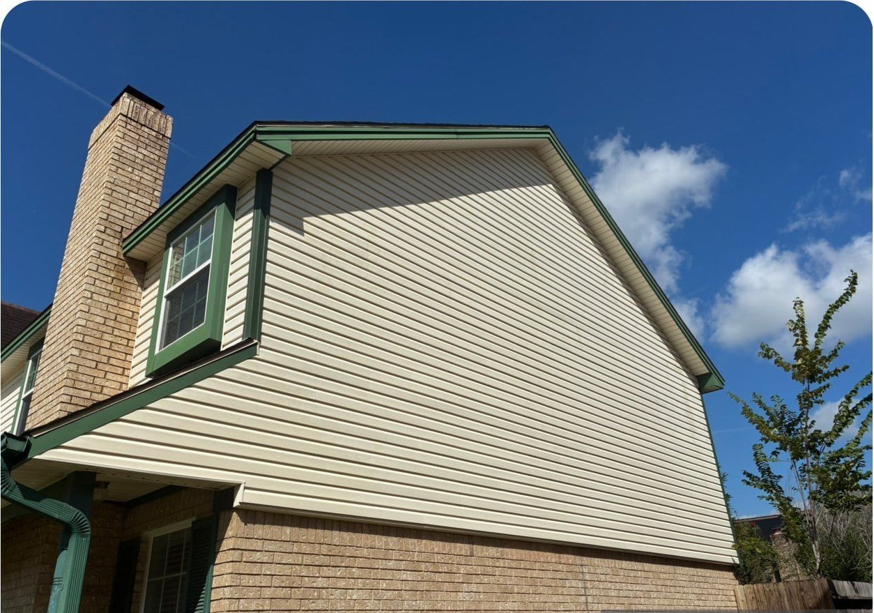 The same surface after house washing by Elite Exterior Cleaning