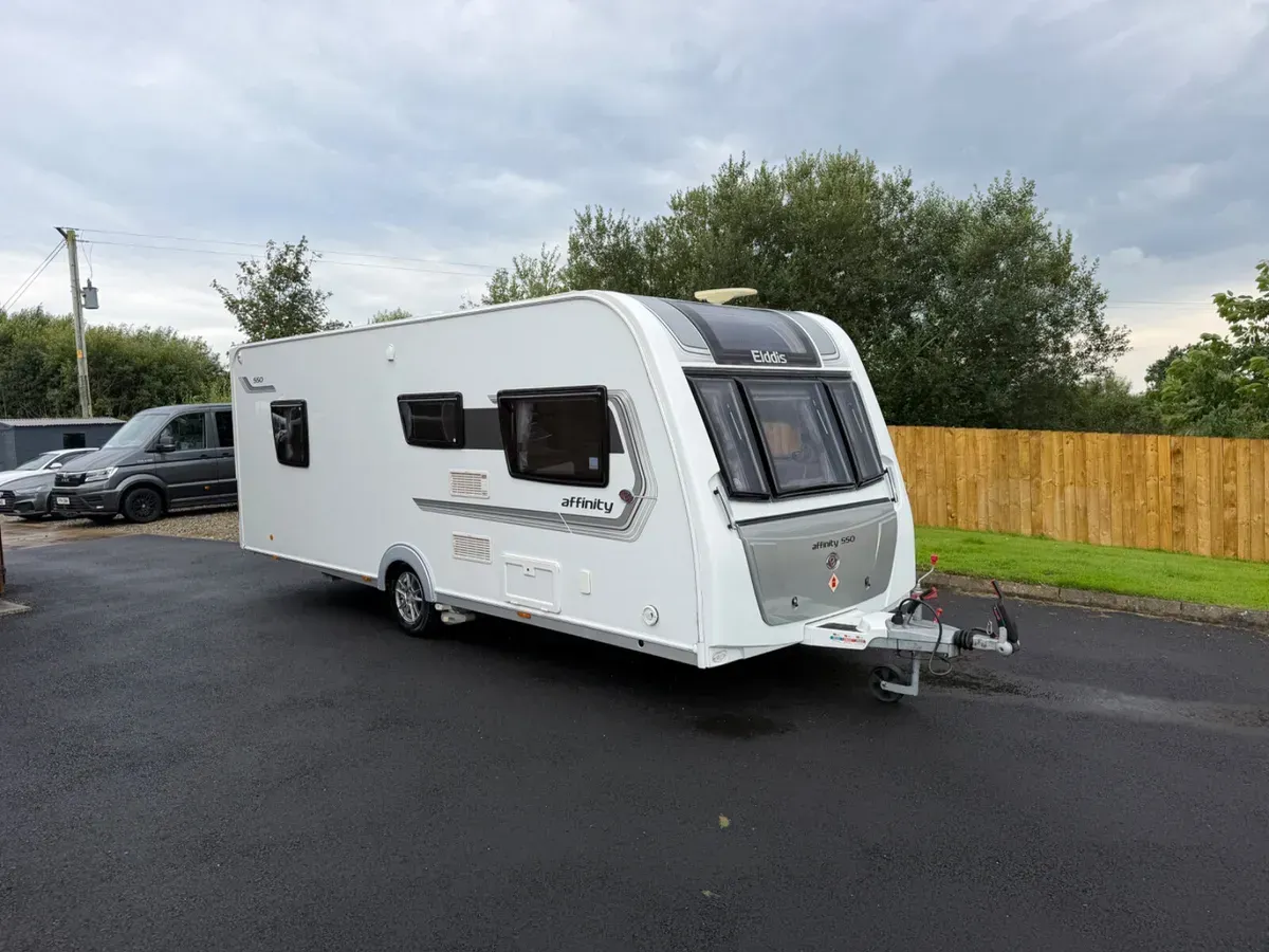 2017 Elddis 550 island bed