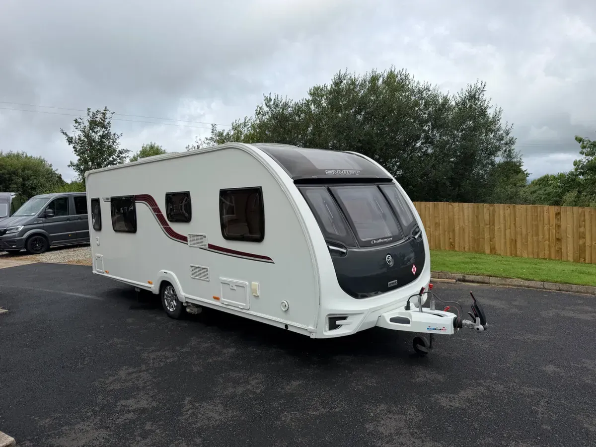 2017 Swift challenger 580 island bed
