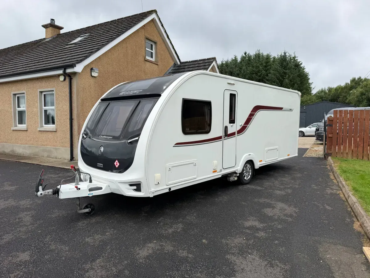 2017 Swift challenger 580 island bed