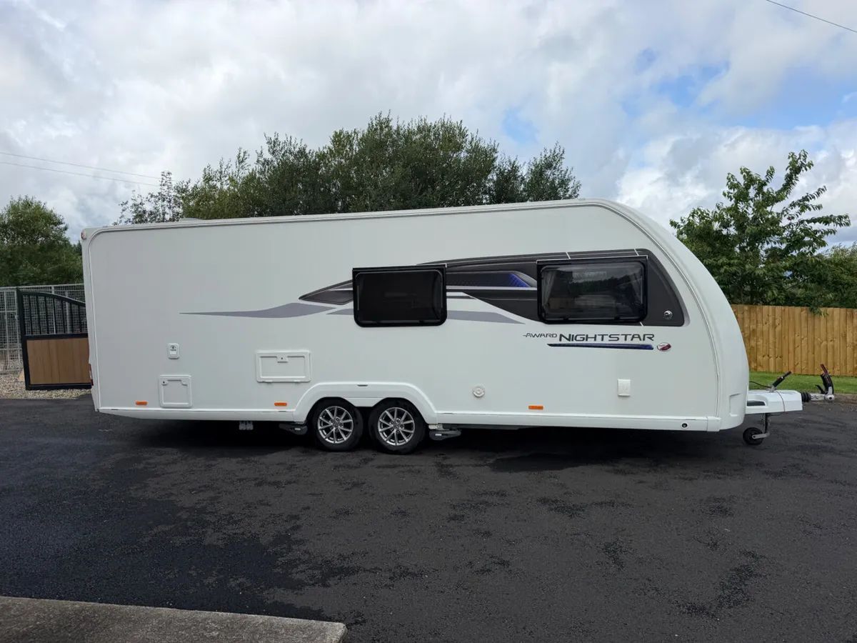 2023 Swift 6 berth 8ft wide fixed bed