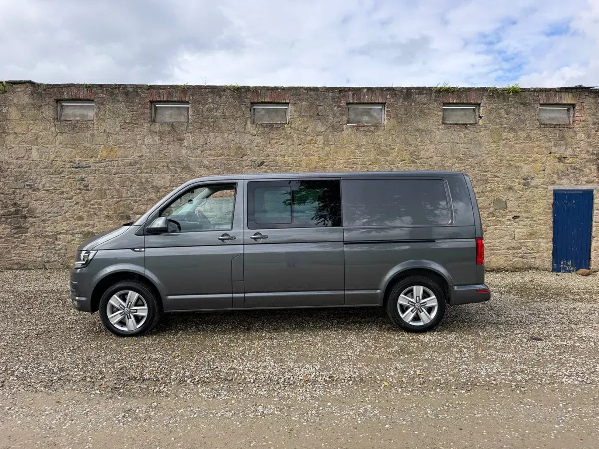 2017 Transporter DSG Highline Combi
