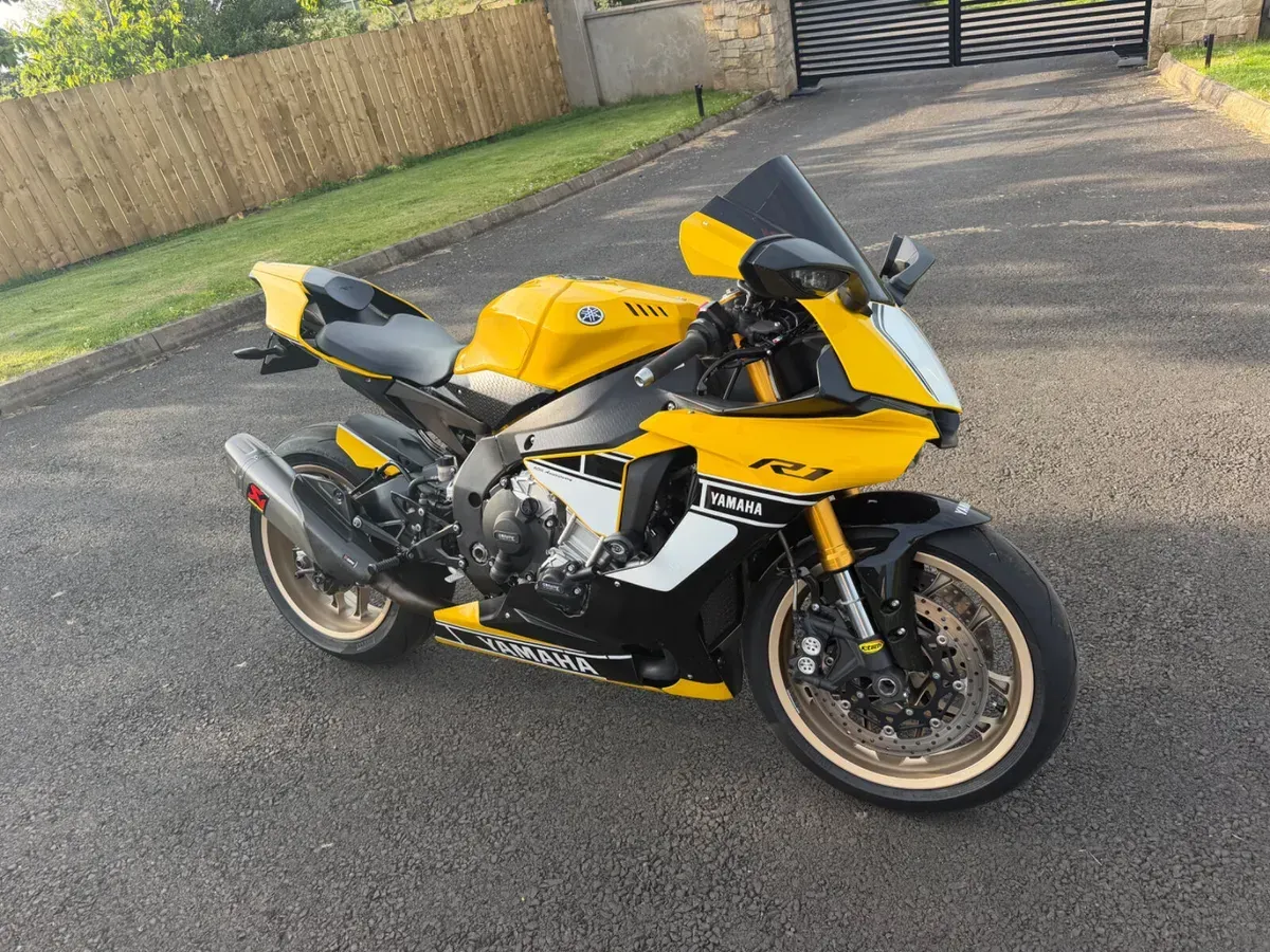 2016 Yamaha R1 kenny roberts edition